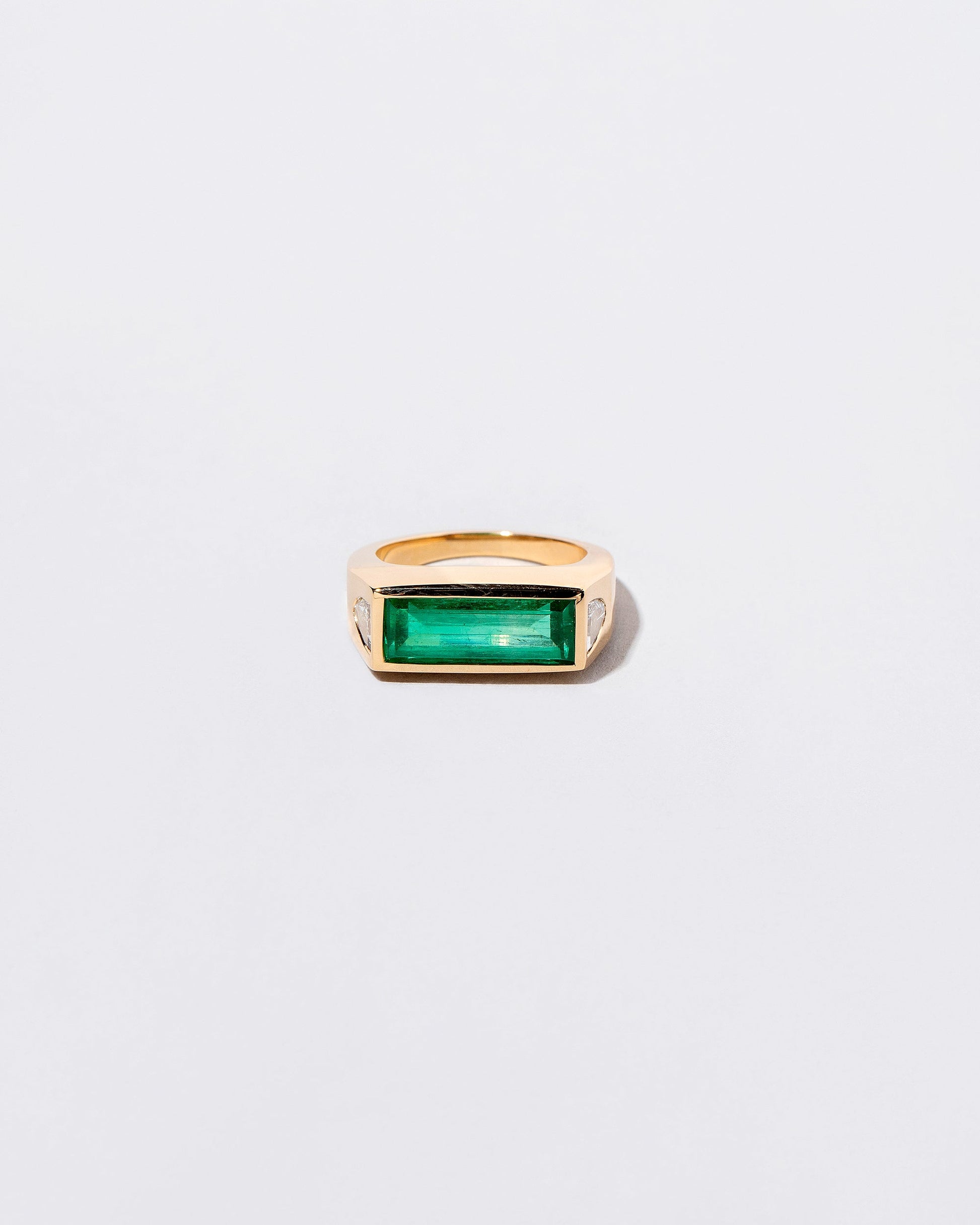 Figure Ring on light color background.