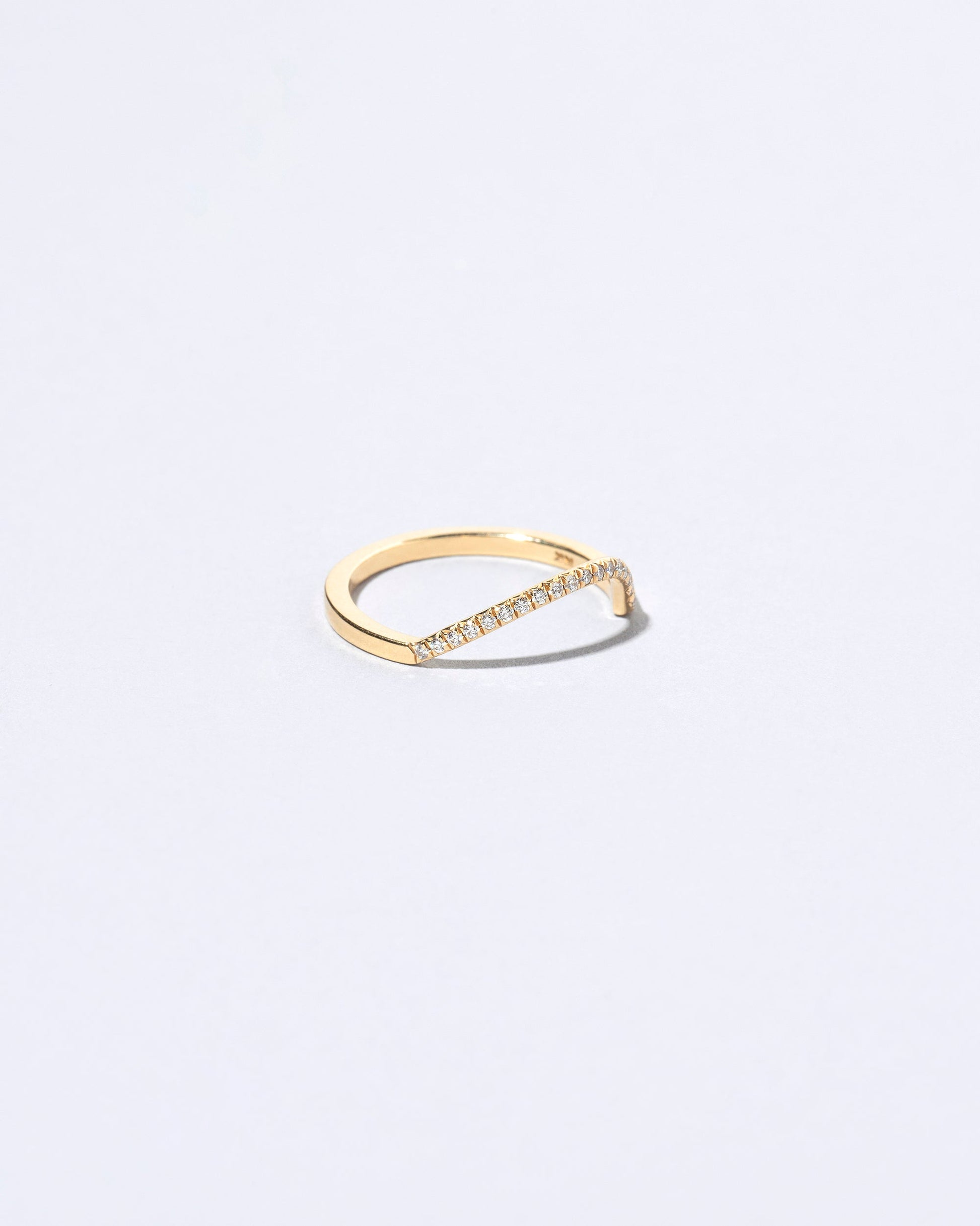 Right Slump Band - Pavé on light color background.