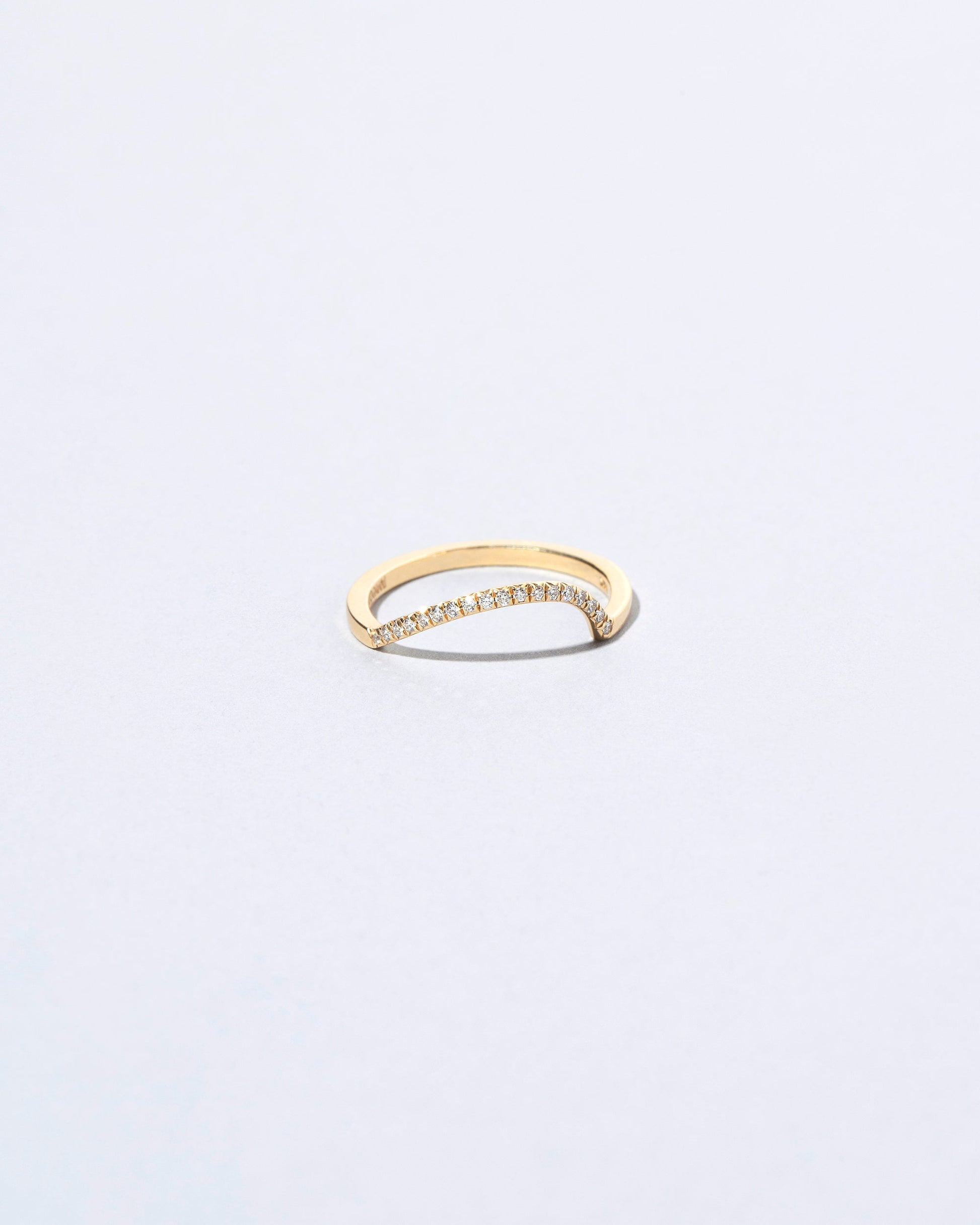 Right Slump Band - Pavé on light color background.