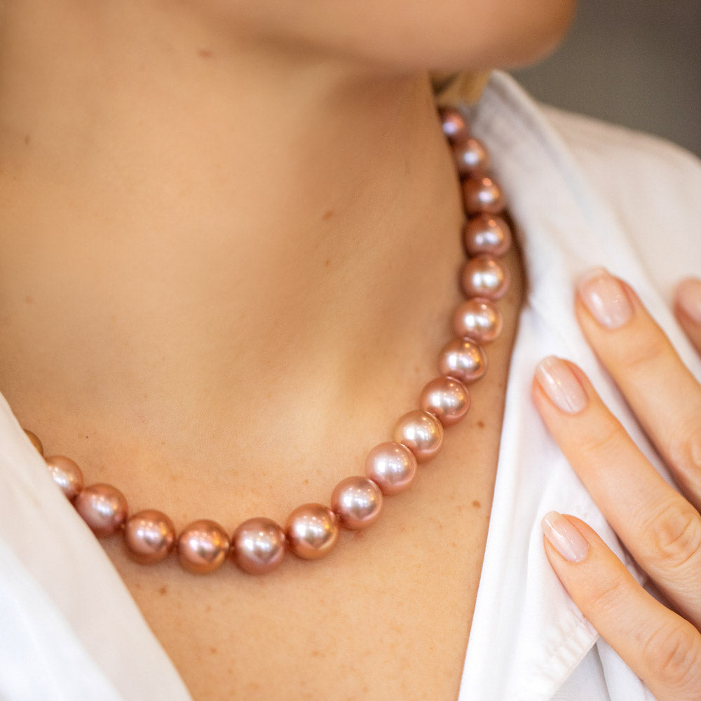 product_details::Sugar Pearl Necklace on model.