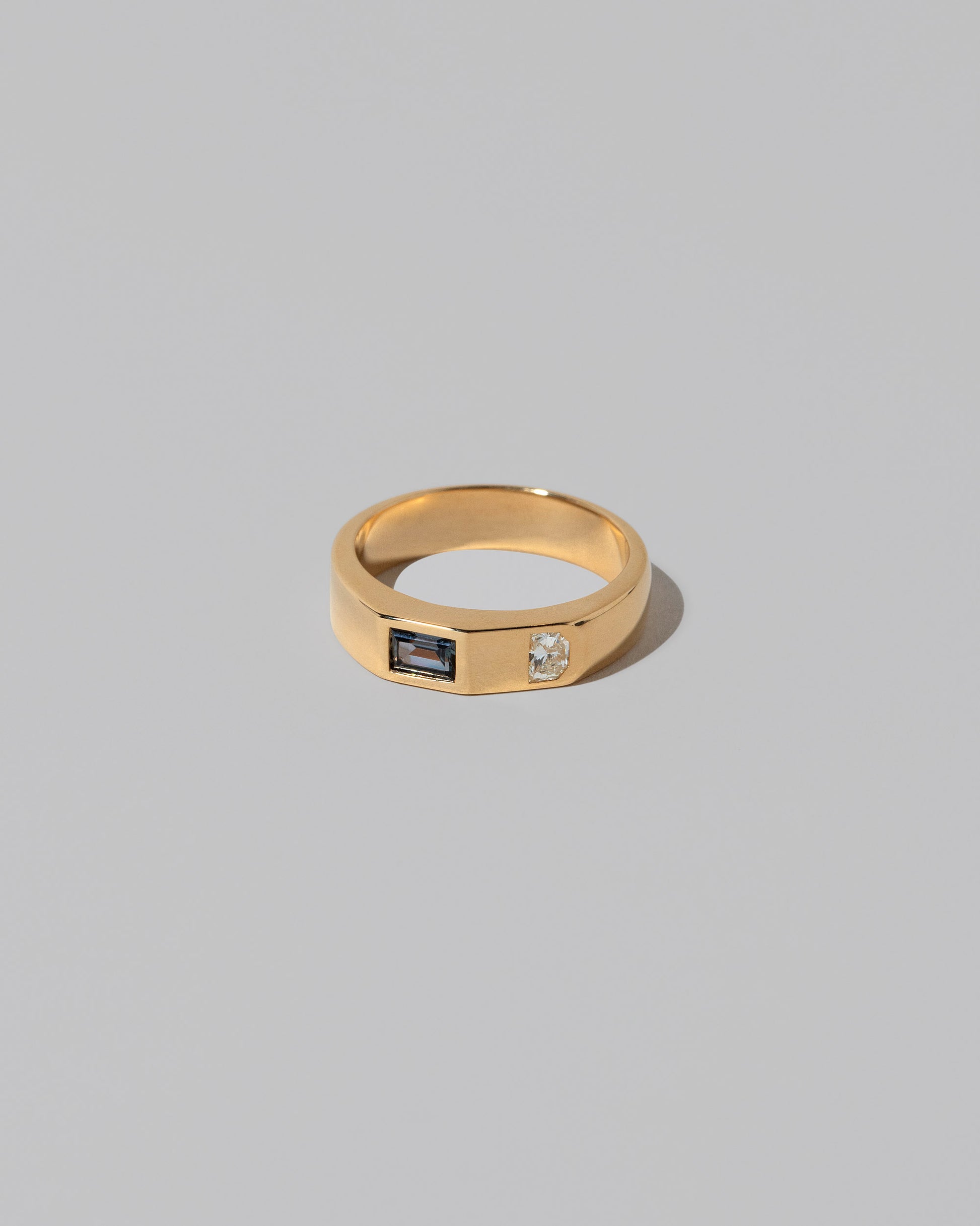 Component Ring on light color background.