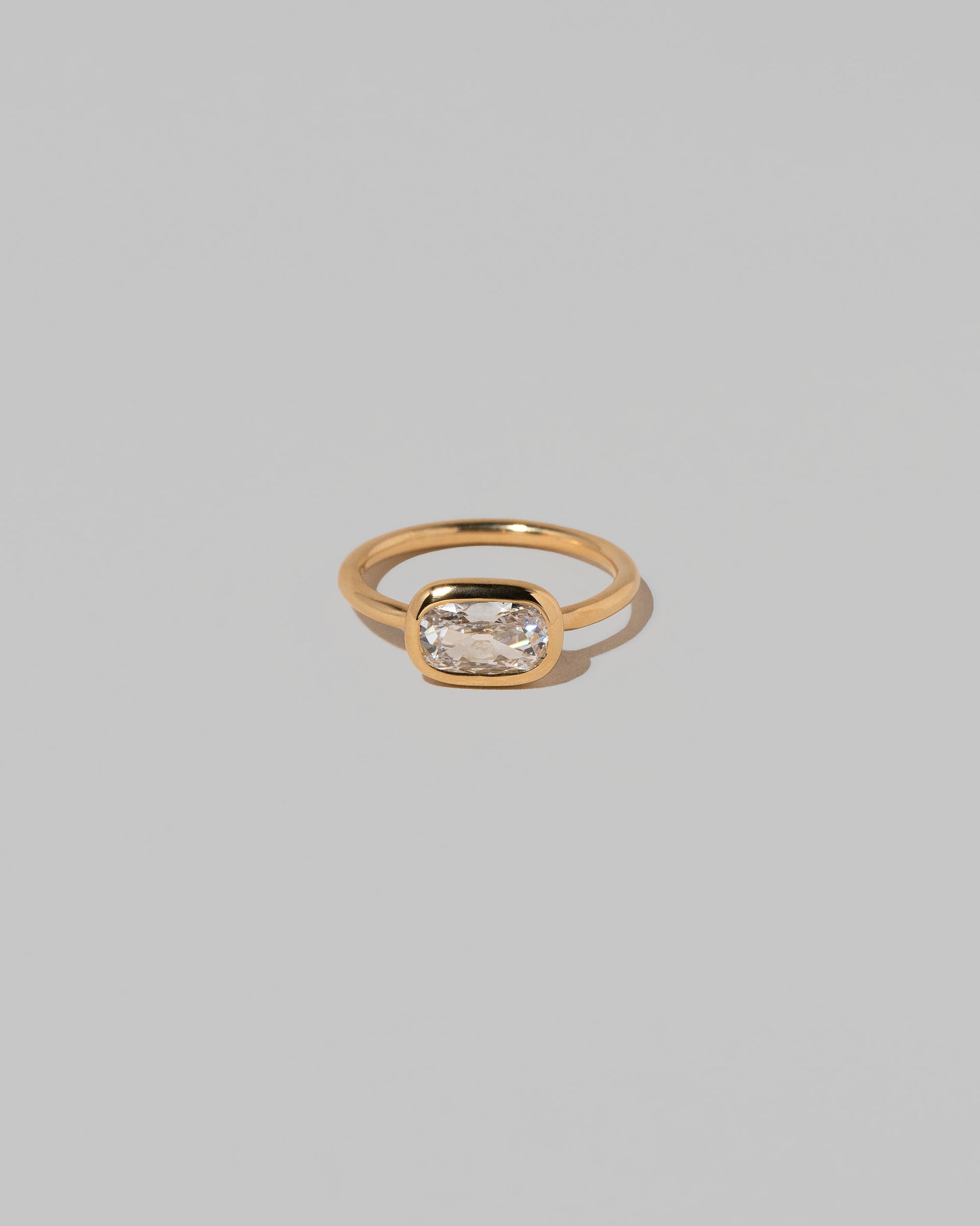 Gusher Diamond Ring 017 on light color background.