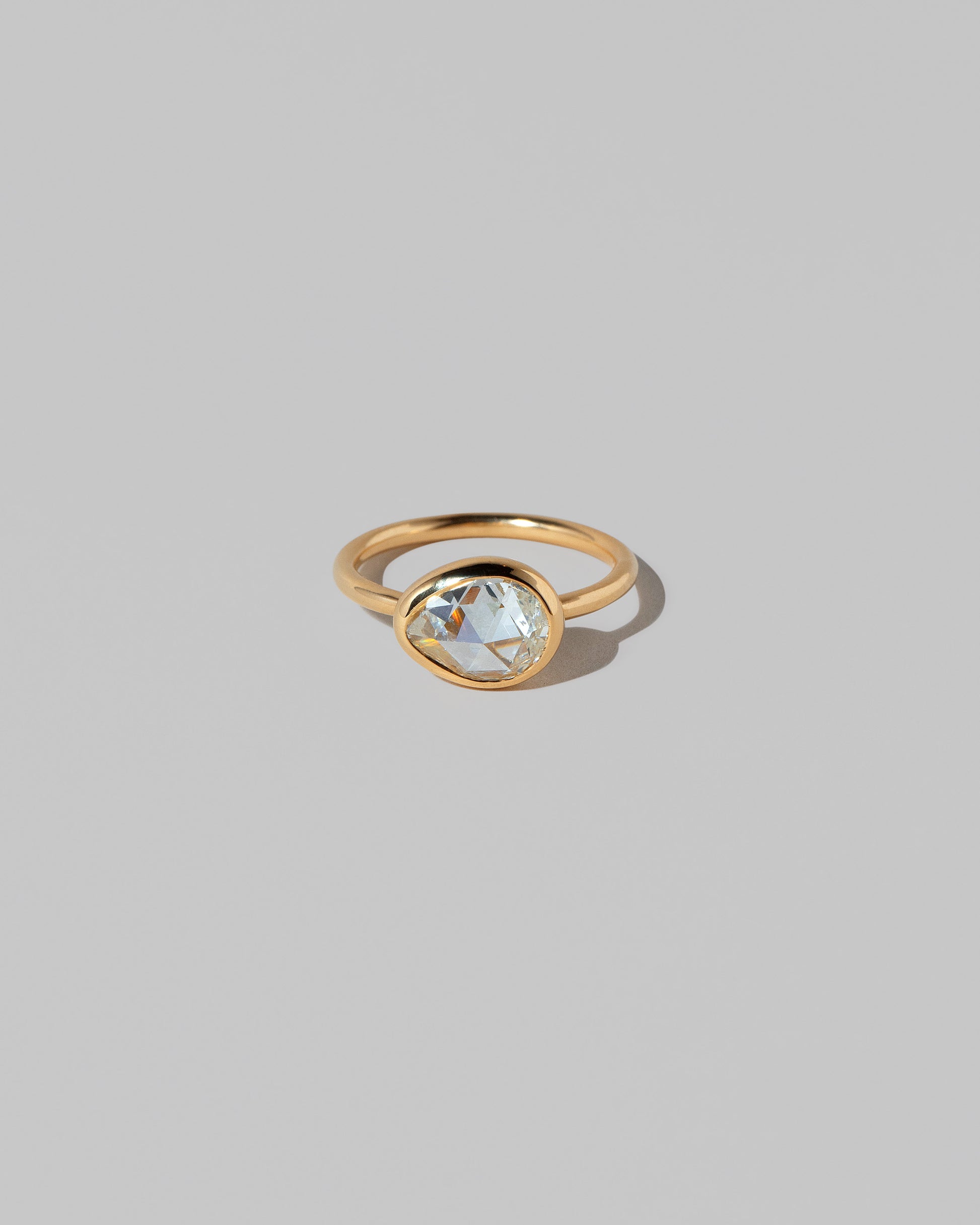 Gusher Diamond Ring 027 on light color background.