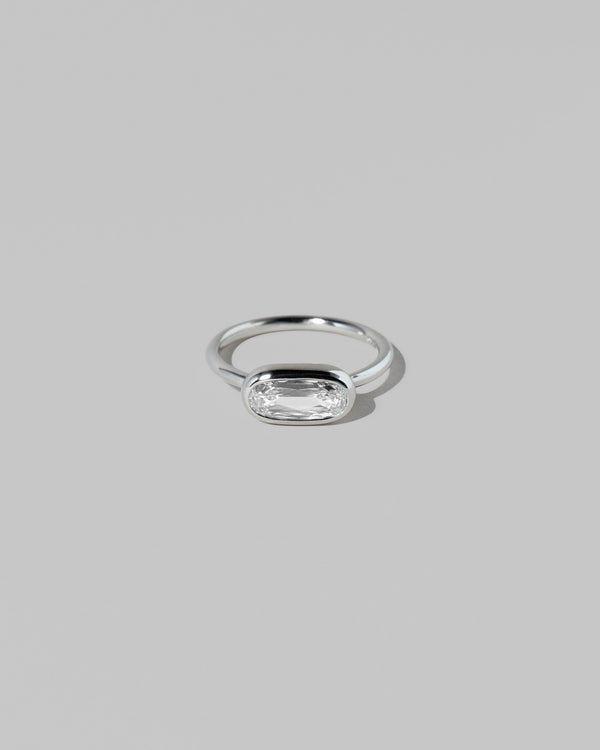 Gusher Diamond Ring 029 on light color background.