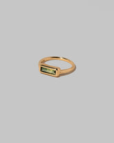 View from the side of the Geyser Bicolor Sapphire Ring 005 on light color background.
