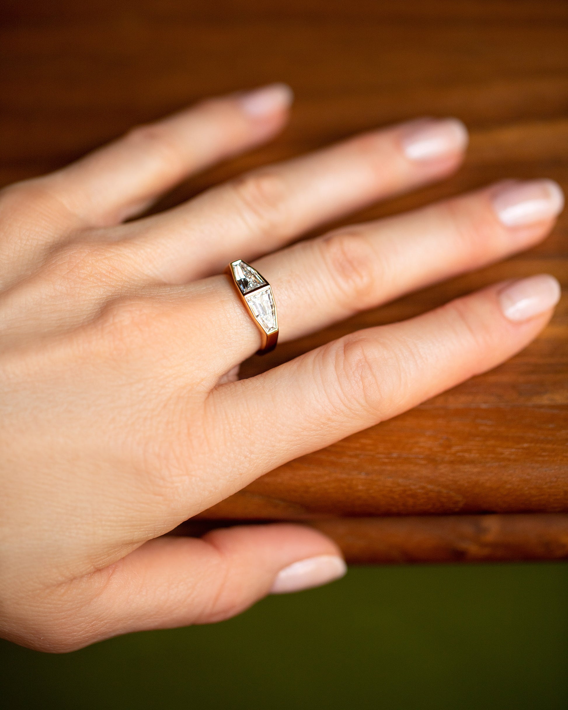 Doppiare Ring on model.