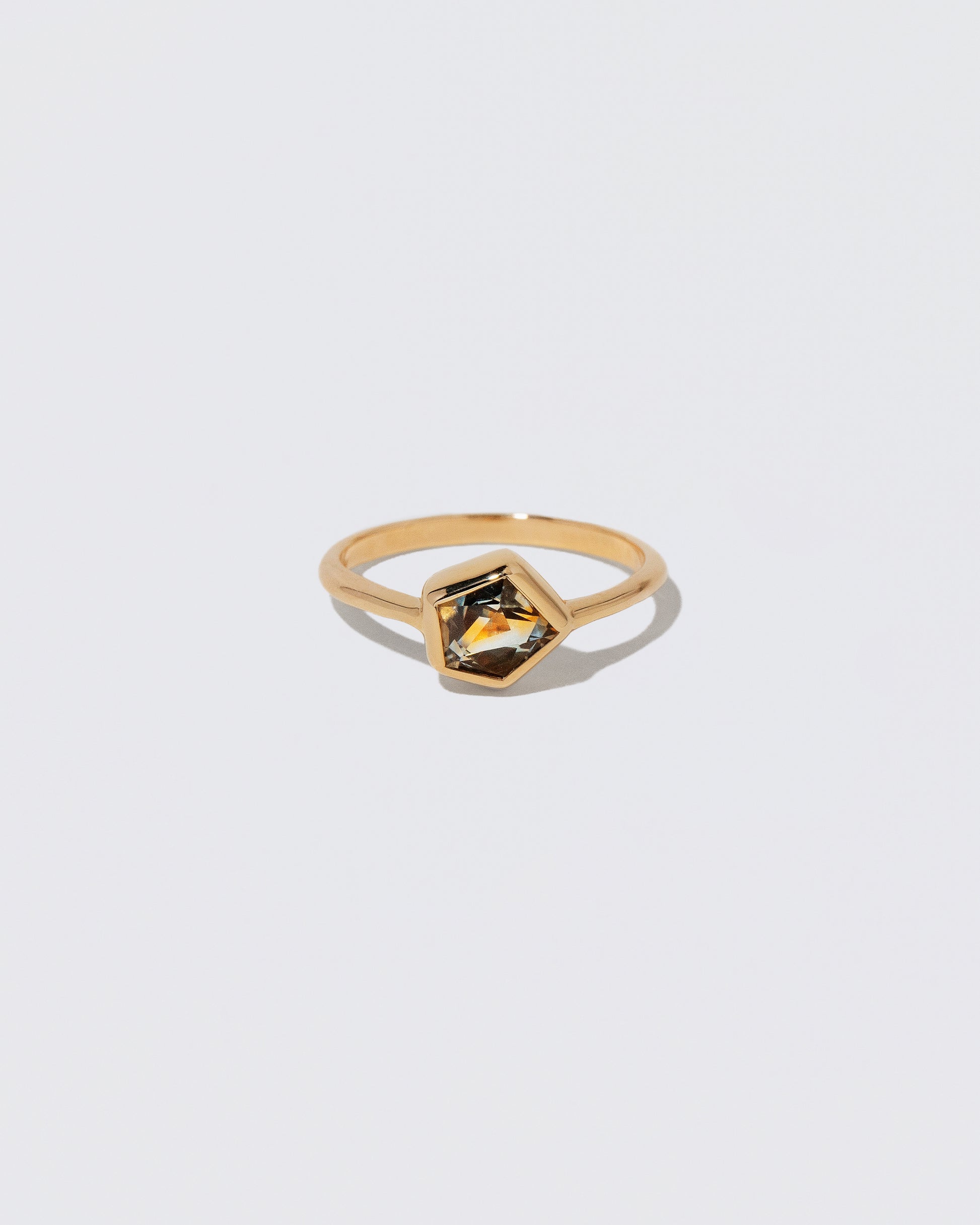 Geyser Bicolor Sapphire Ring 009 on light color background.