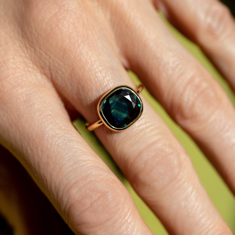 product_details::Gusher Bicolor Sapphire Ring 012 on model.