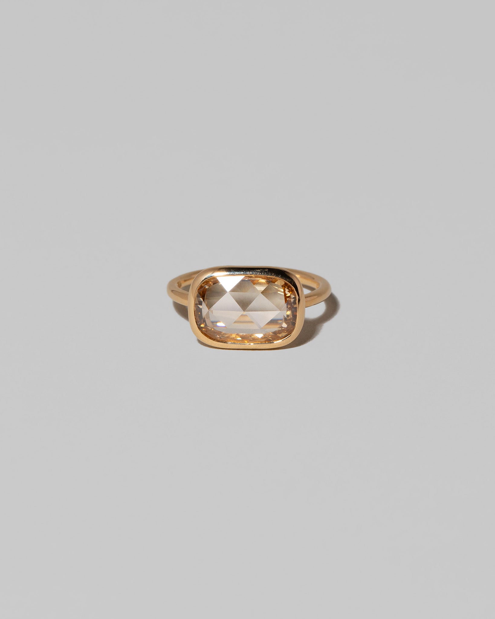 Gusher Diamond Ring 013 on light color background.