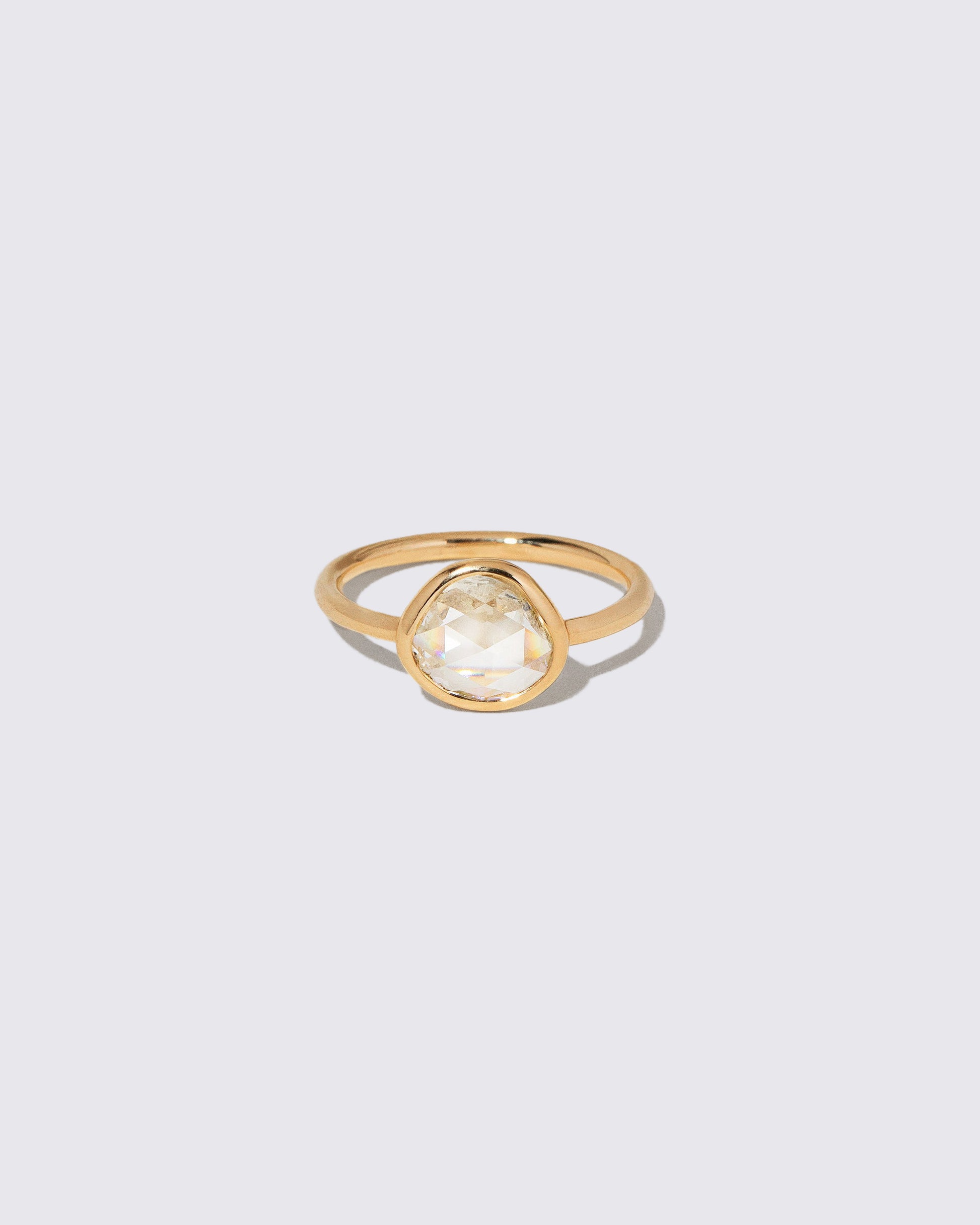 Gusher Diamond Ring 049 on light color background.