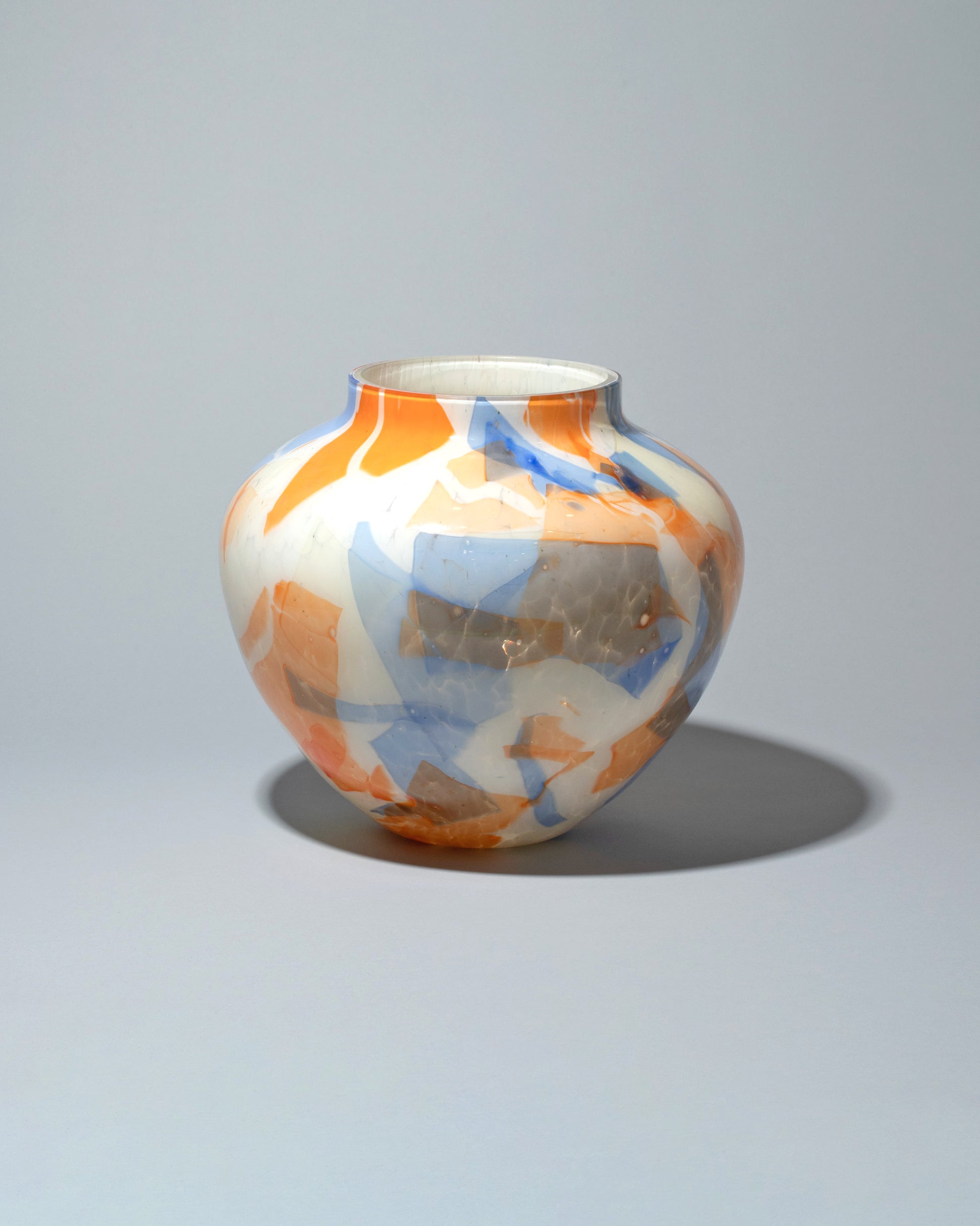 Stories of Italy Nougat Olla Vase on light color background.