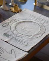 Styled image of the Œuvre Sensibles Green Solo Placemat.