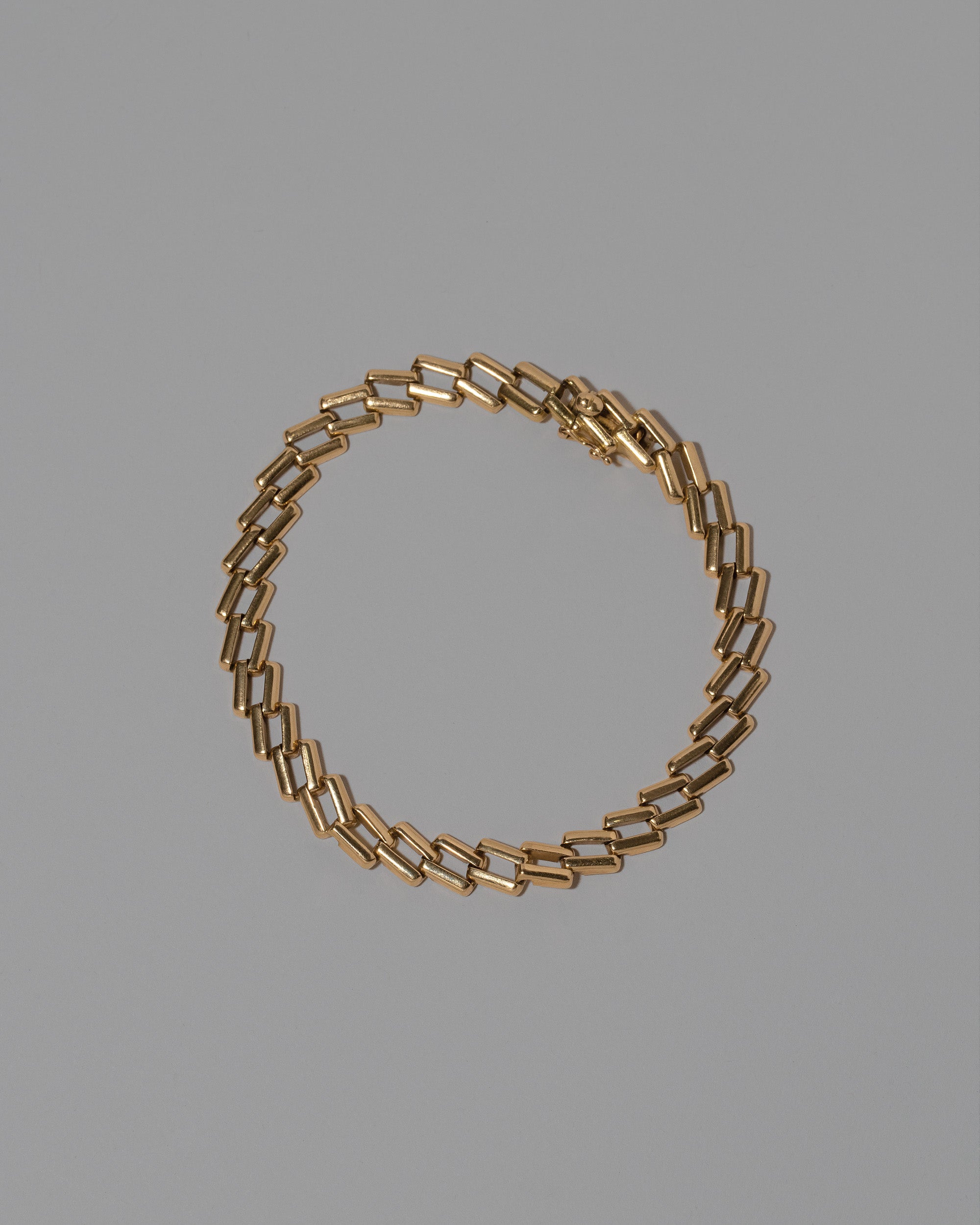 Mociun | Antique & Vintage Jewelry Collection