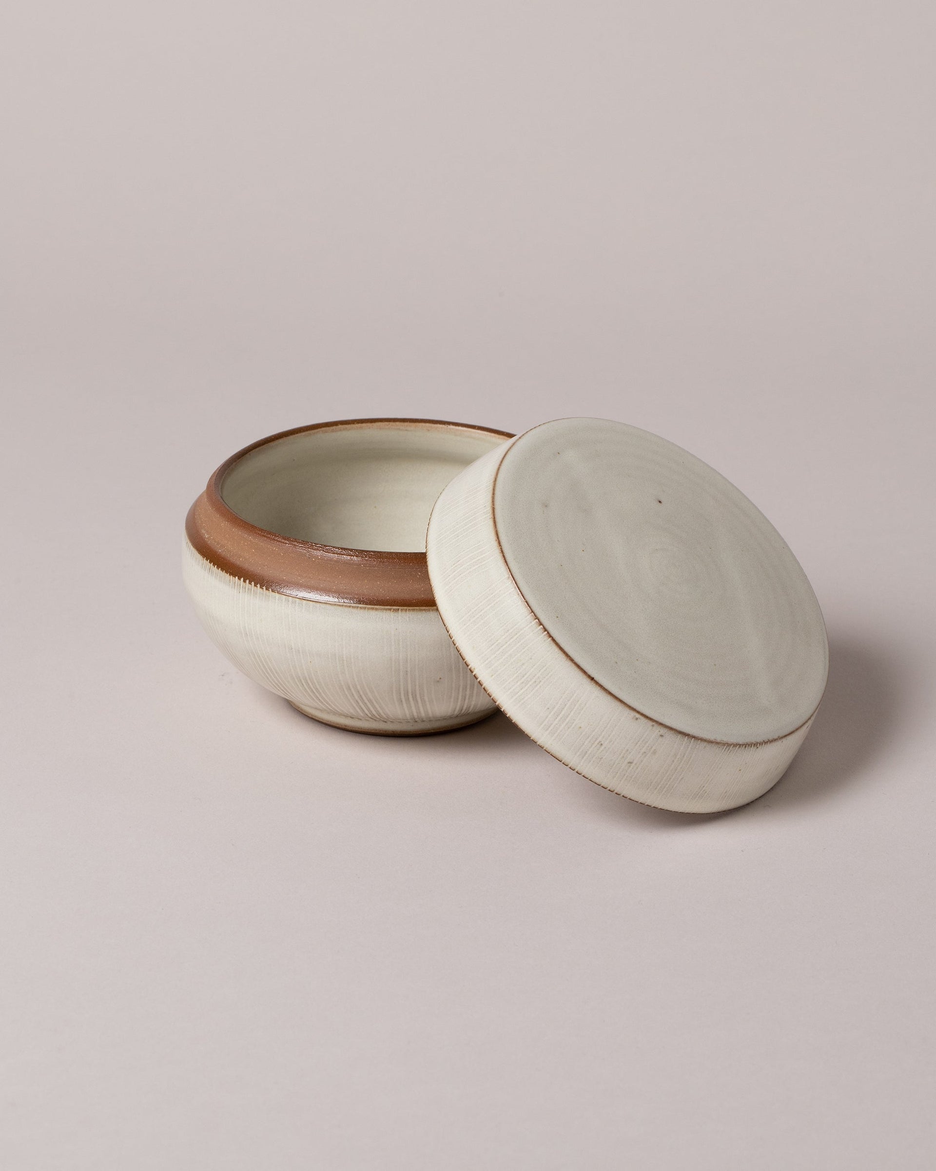 Salt Box - Style White Combed
