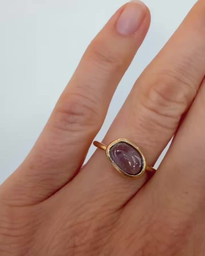 Bicolor Sapphire Gusher Ring on model.