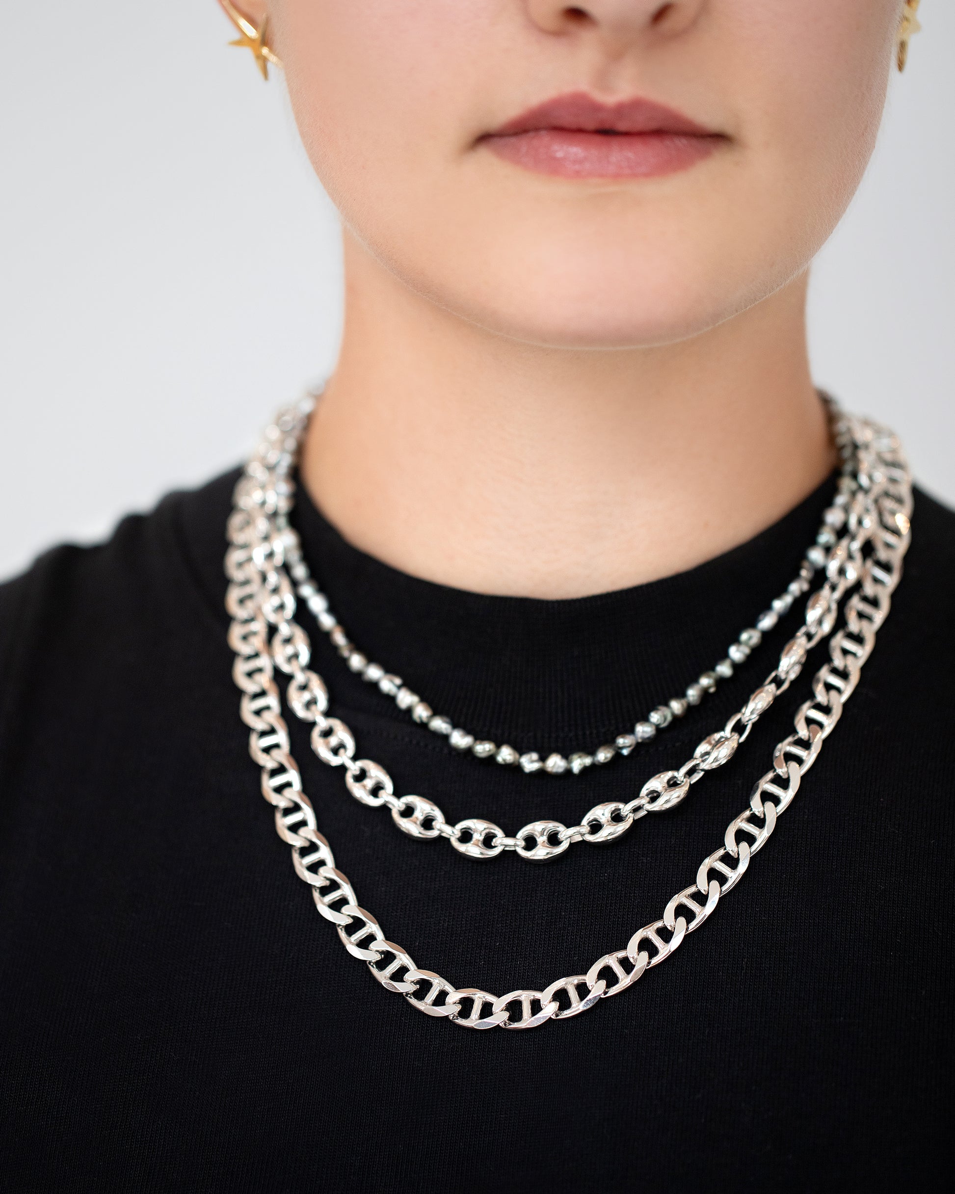 Silver Puffed Mariner Chain on model.