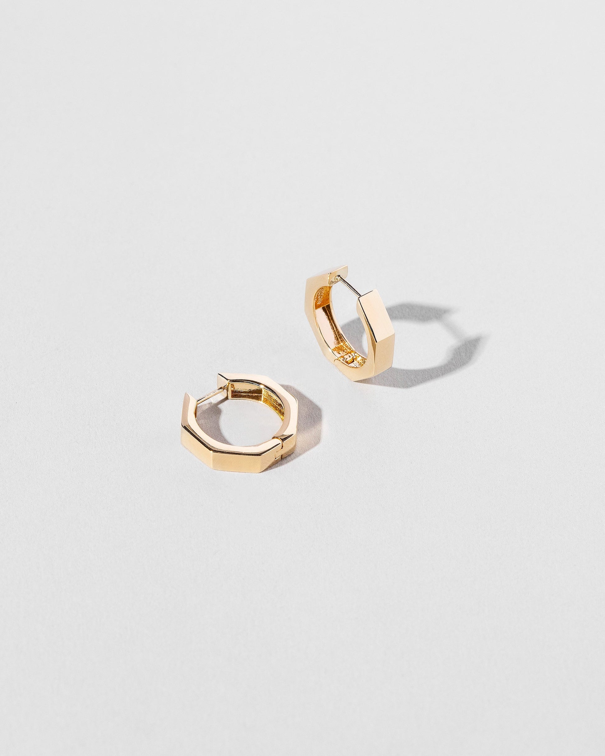 Gold Hoop Earrings 18mm Gold Filled Hoops Small Gold Hoop Earring Simple  Everyday Small Hoops Women Men Everyday Gold Hoops Jewelry Gift 