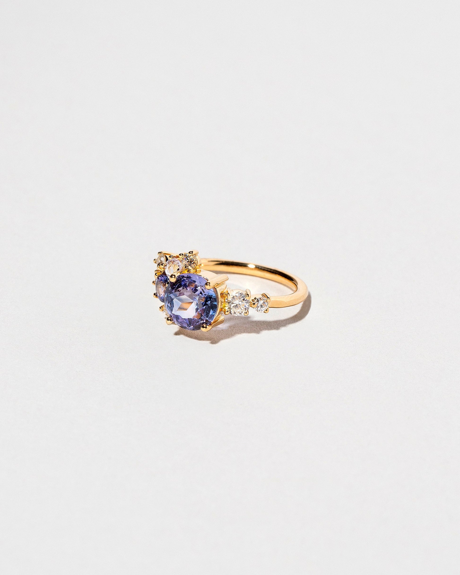  Vega Ring - Bicolor Sapphire on light color background.