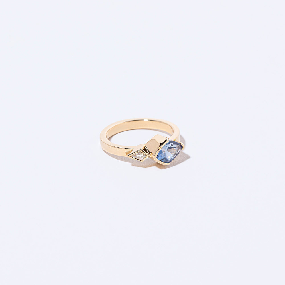 product_details:: Alder's Ring on light color background.