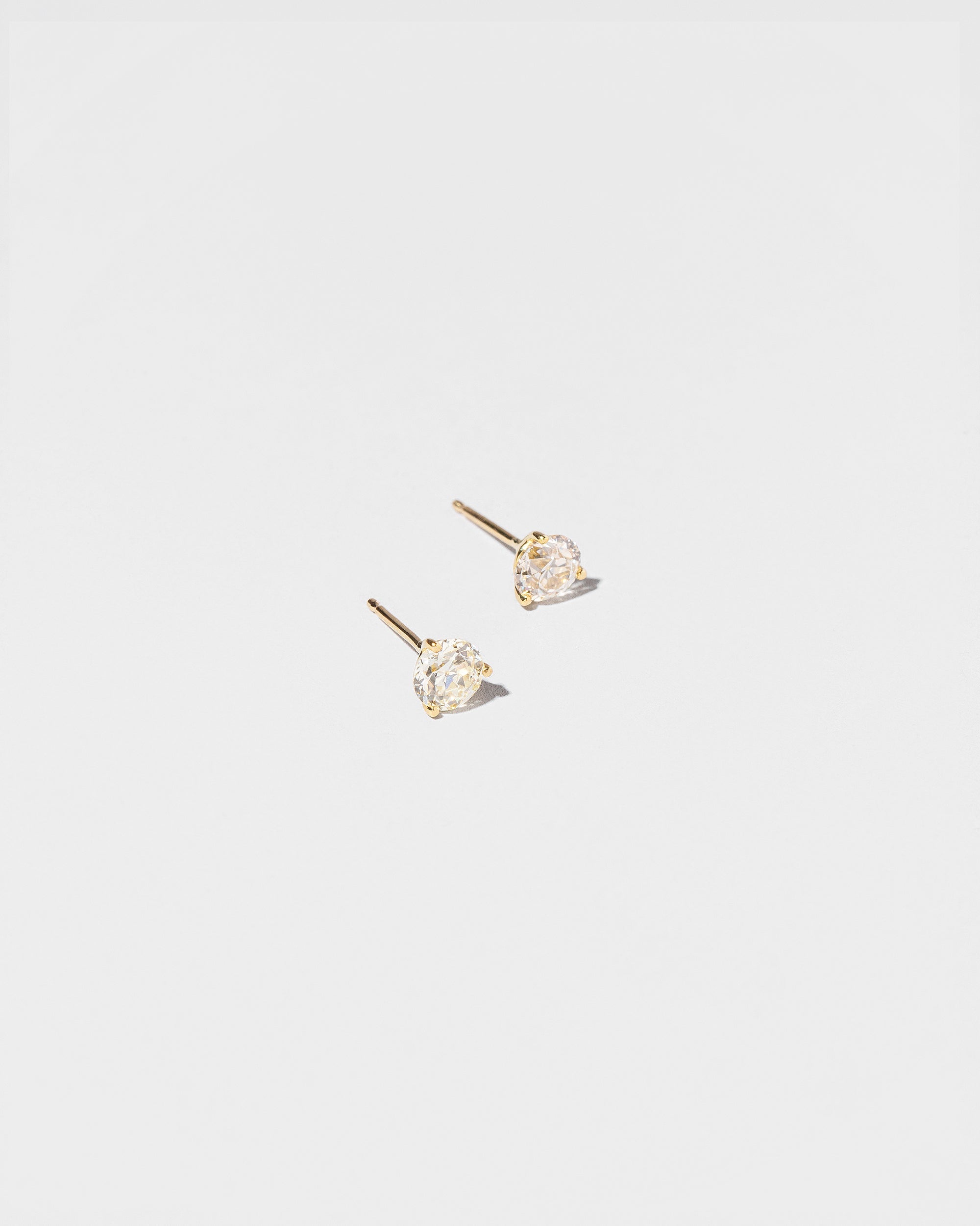 14K White Gold 0.50ct Natural Diamond Stud Earrings - Round Cut Prong Set - GDGL Certified