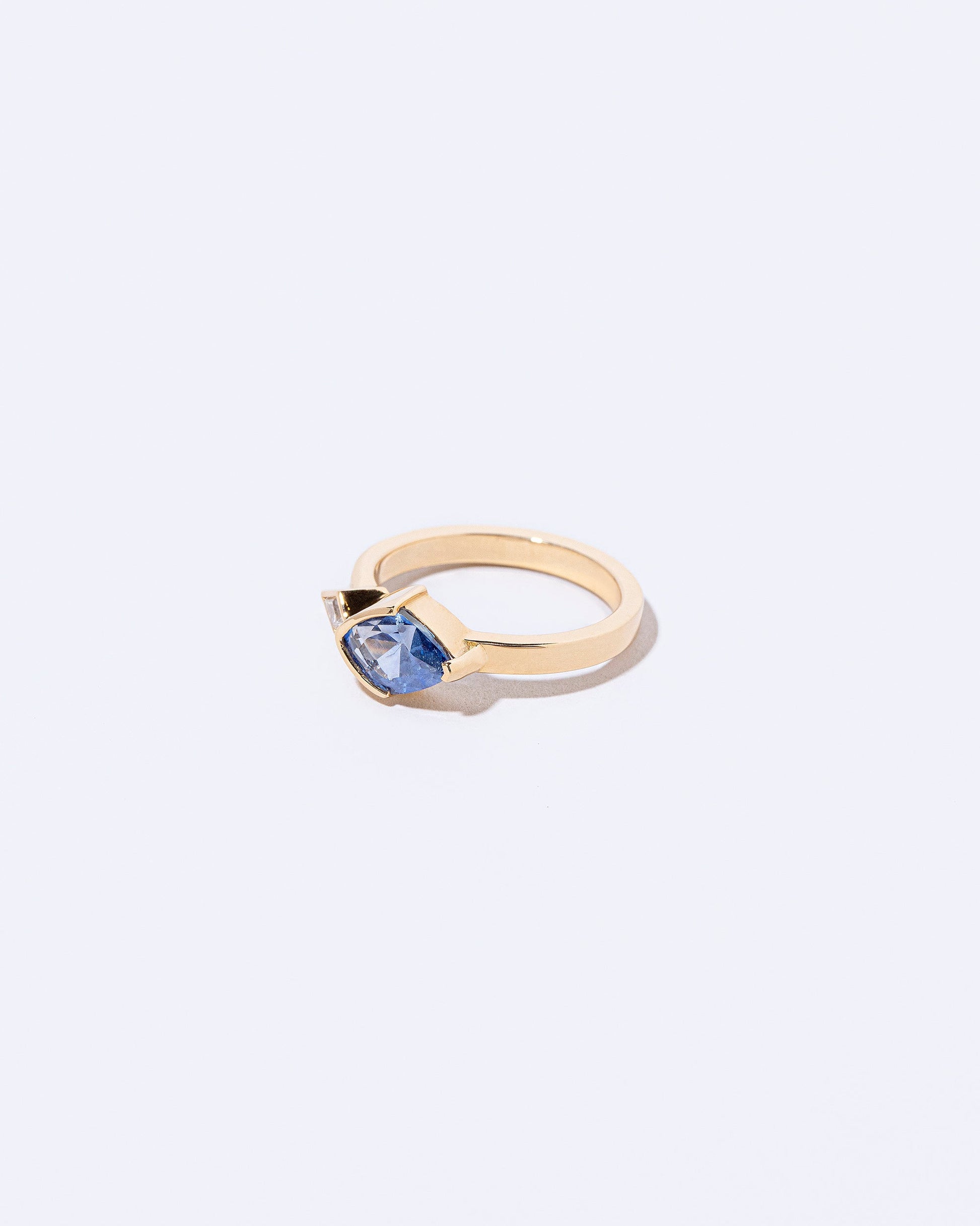  Alder's Ring on light color background.