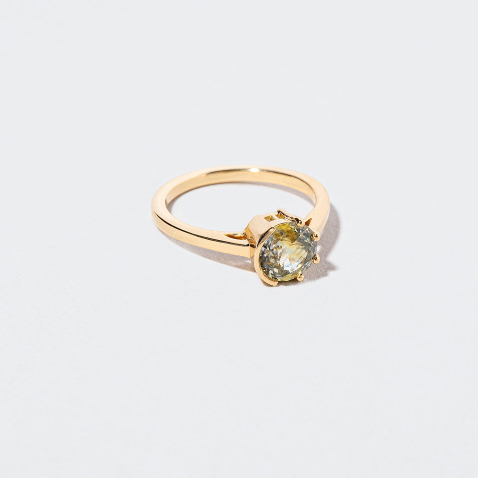 product_details:: Sun & Moon Ring - Bicolor Sapphire on light color background.