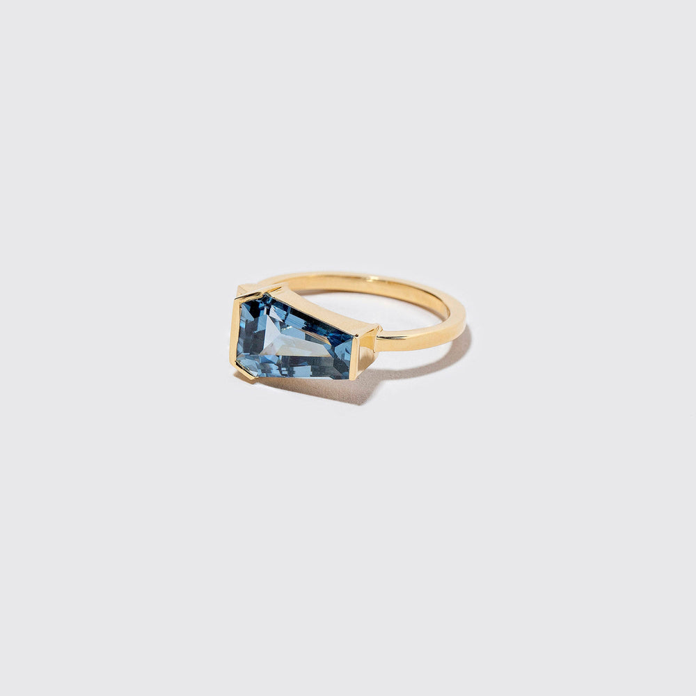 product_details:: Glaucous Ring on light color background.