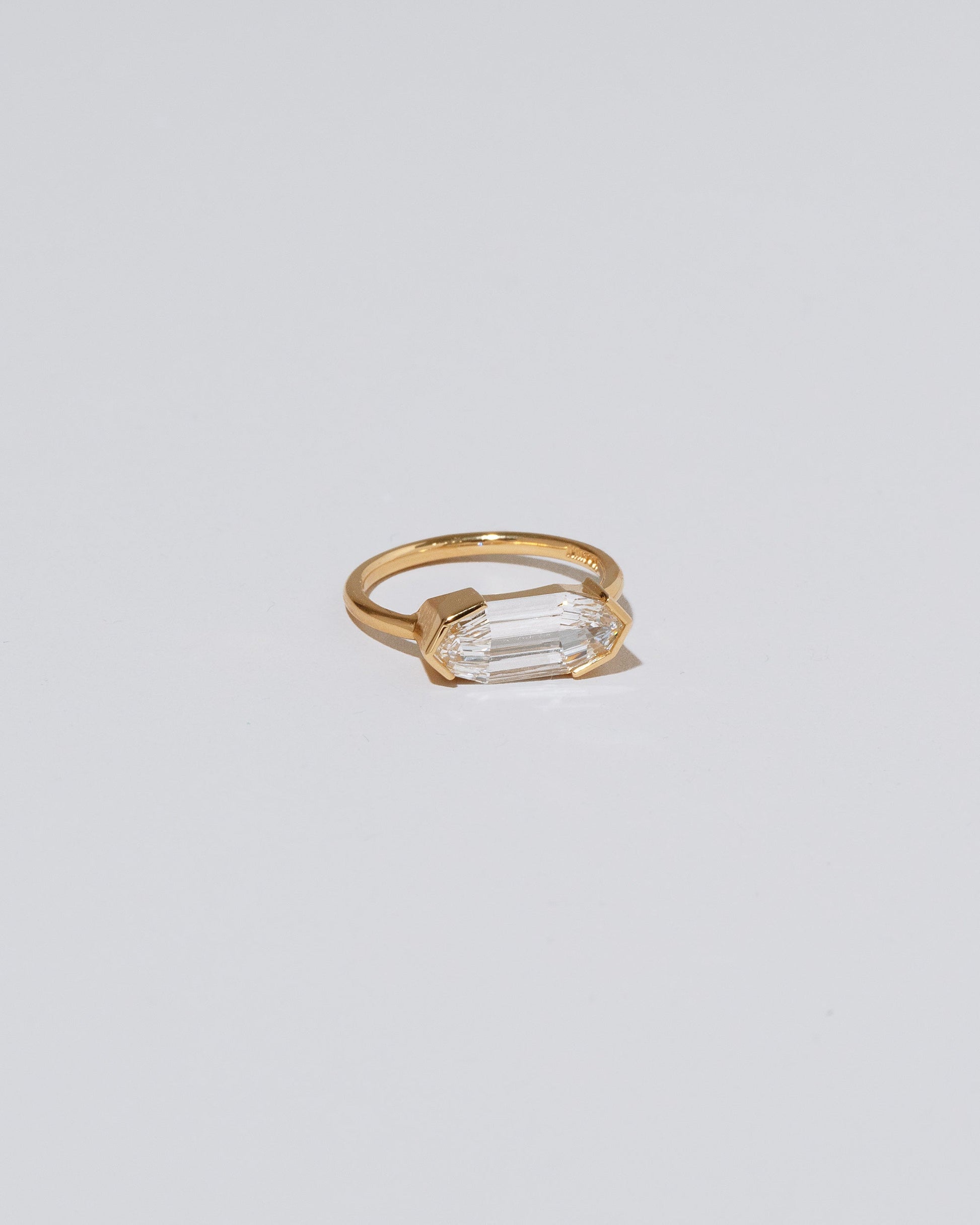 Product photo of the Relevé Ring on light color background