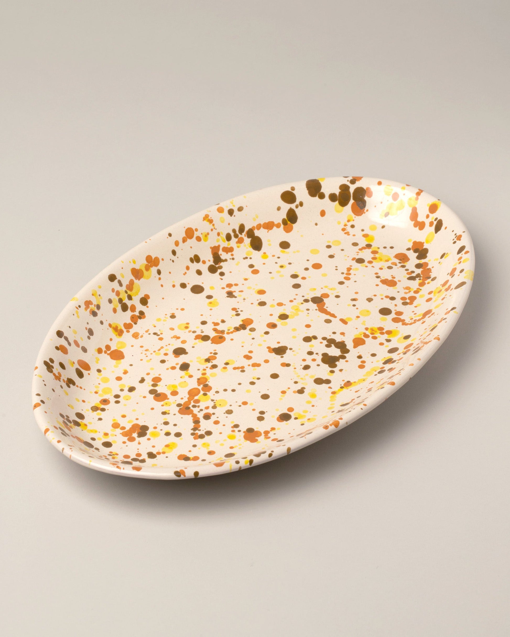 La Ceramica Vincenzo Del Monaco Soft Drops Oval Serving Dish on light color background.