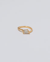Product photo of the Chassé Ring on light color background