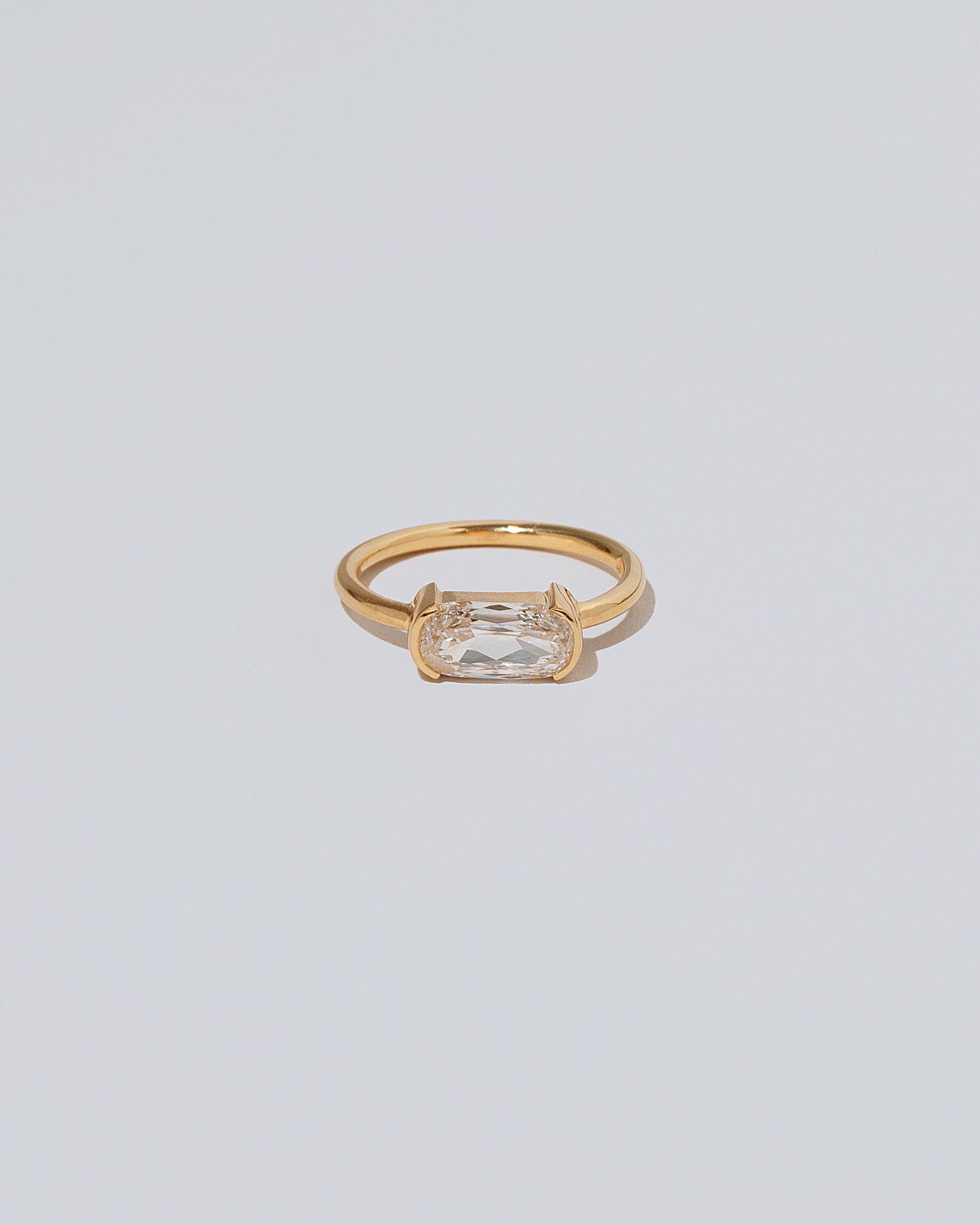 Product photo of the Passé Ring on light color background