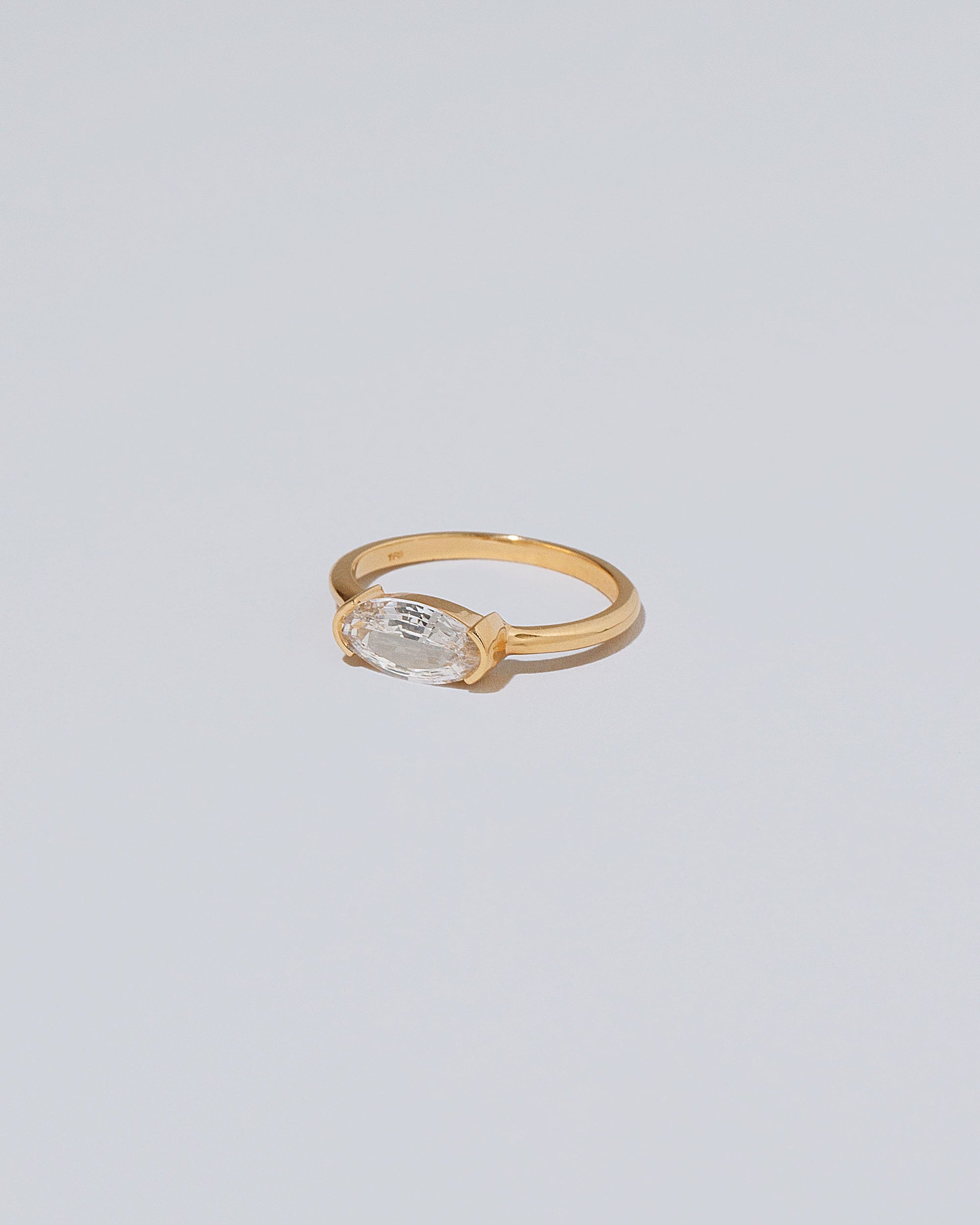 Product photo of the Jeté Ring on light color background