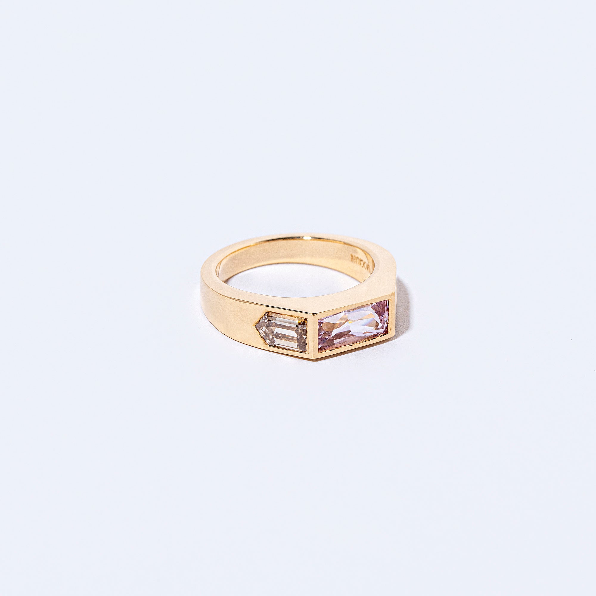 product_details:: Hume's Ring on light color background.
