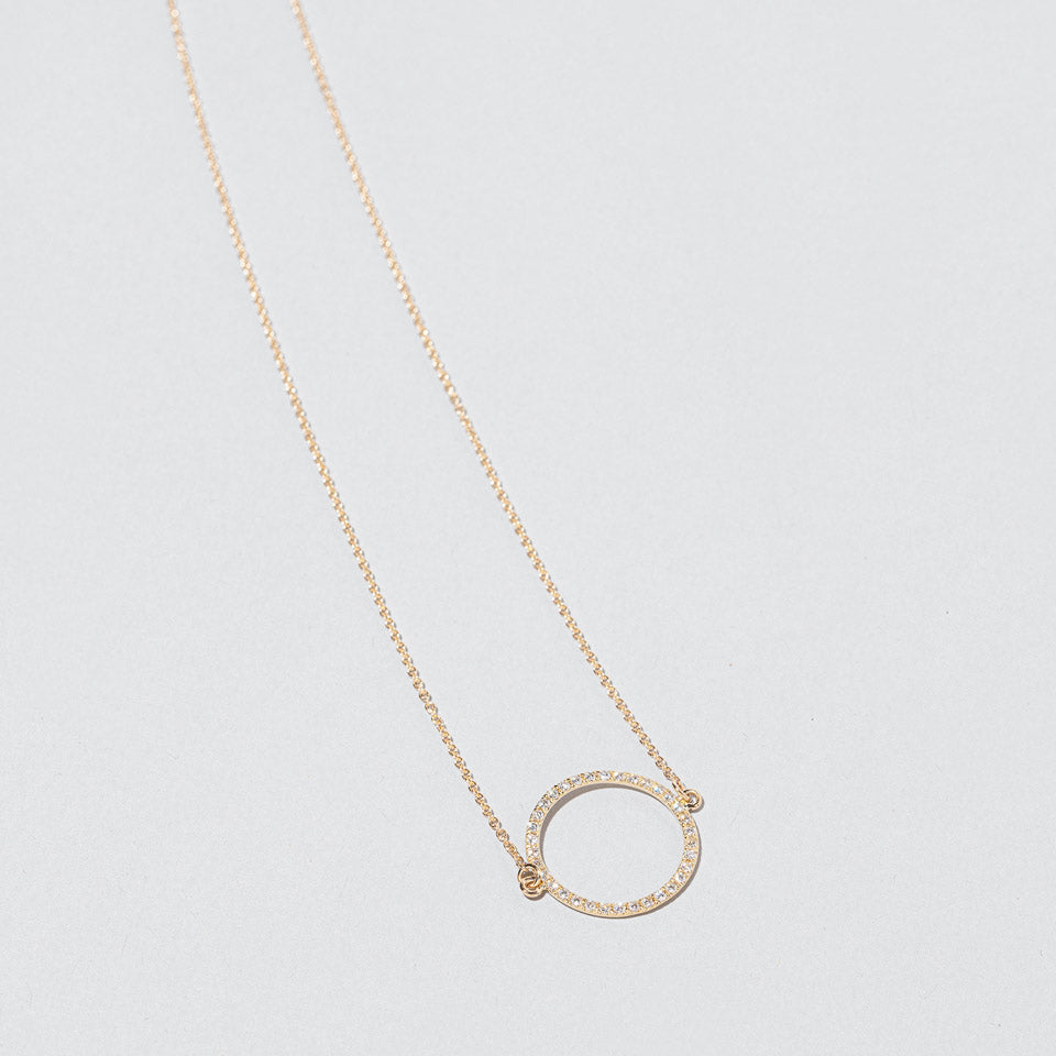 product_details:: Spring Necklace on light color background.