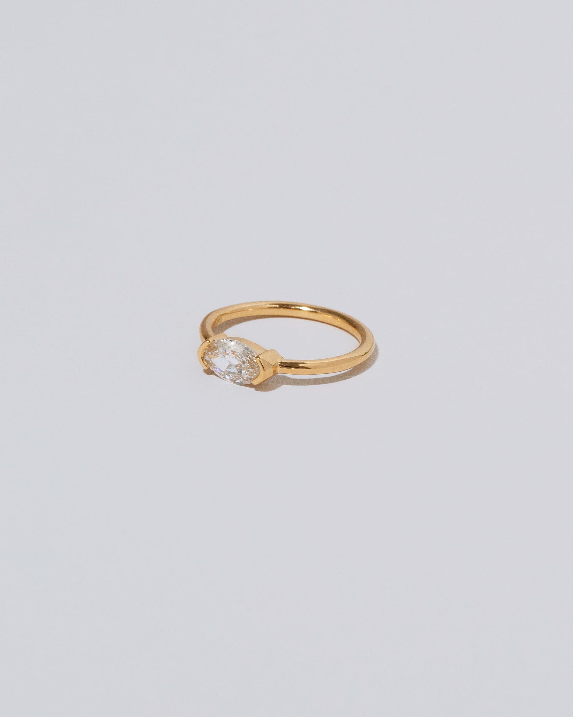 Product photo of the De Coté Ring on light color background