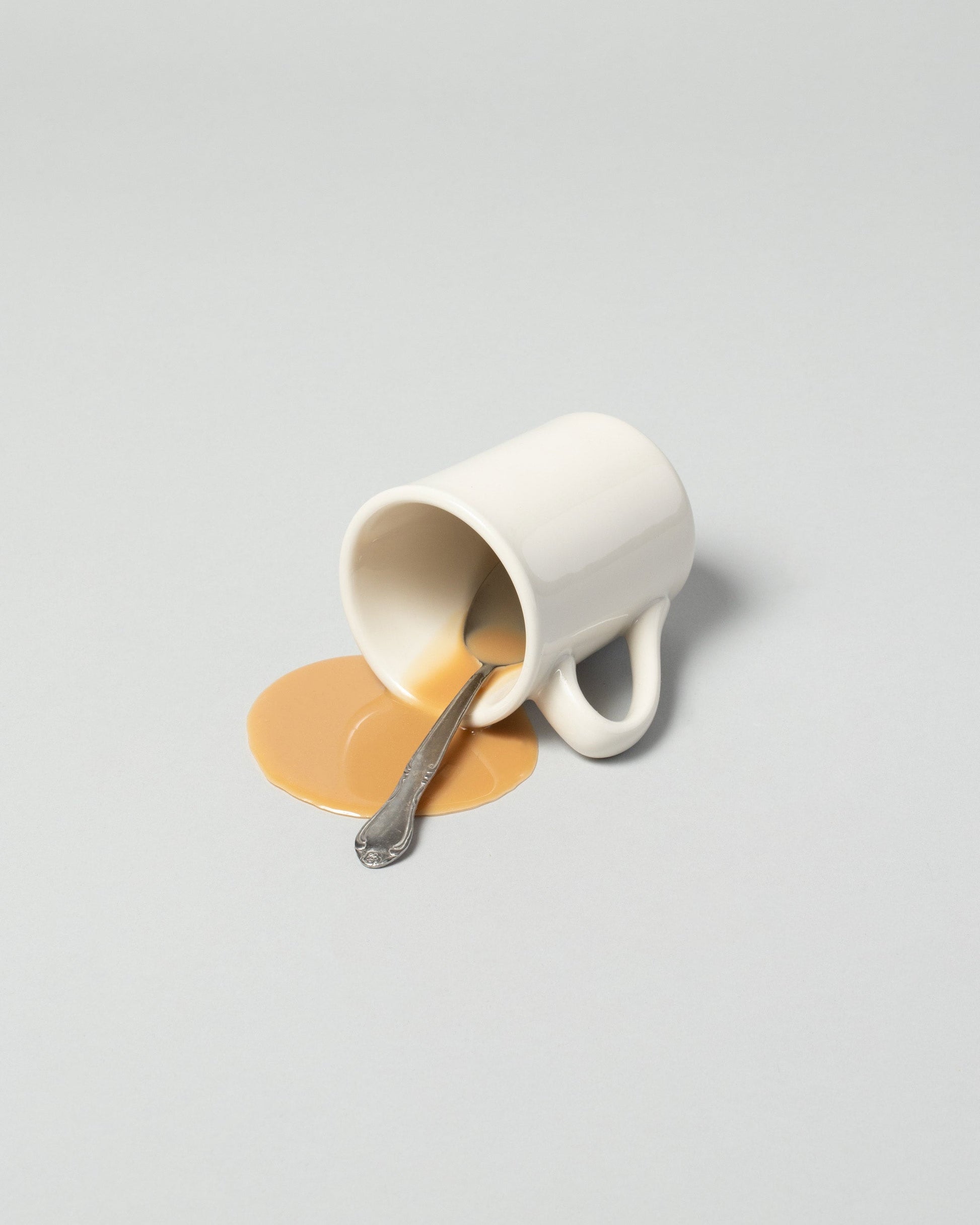 FAKE SPILLED COFFEE CUP